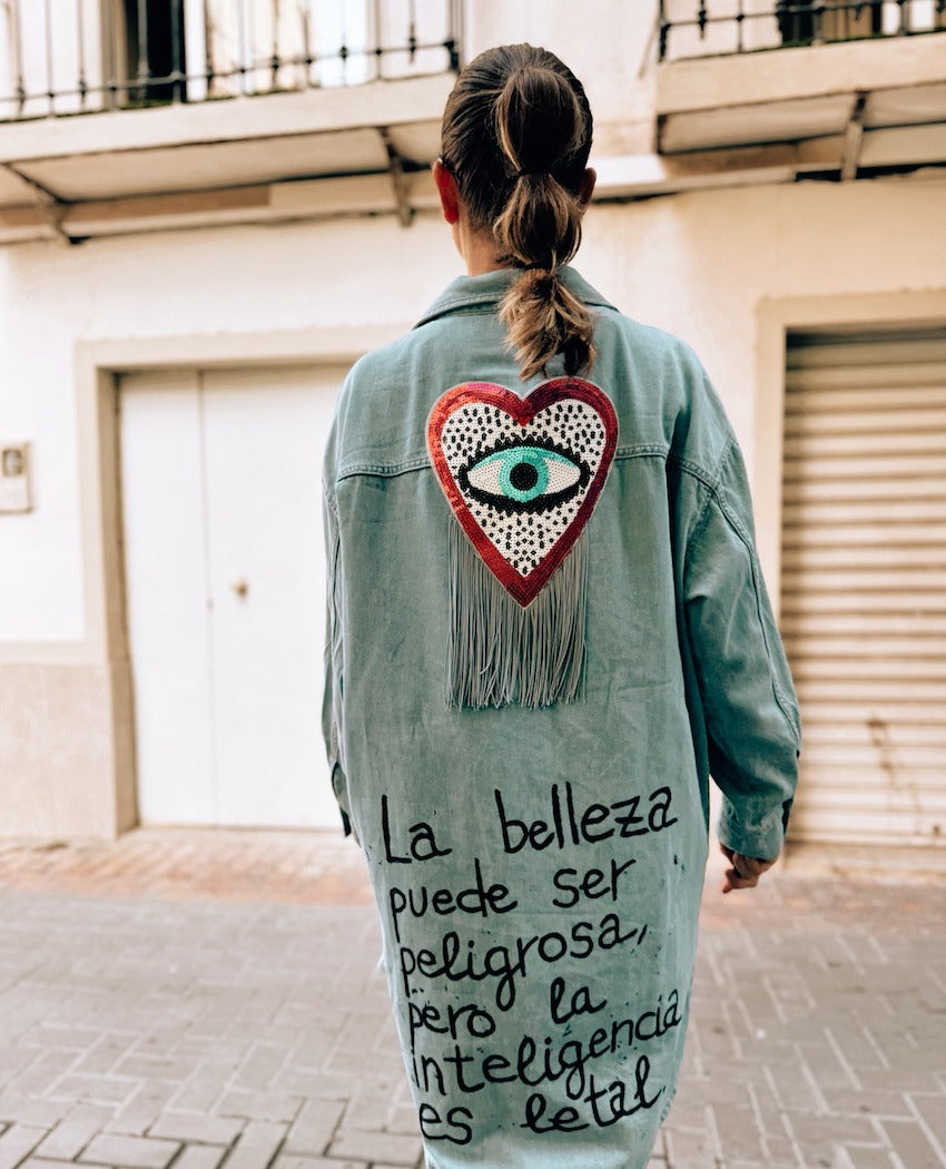 VESTIDO LA INTELIGENCIA ES LETAL
