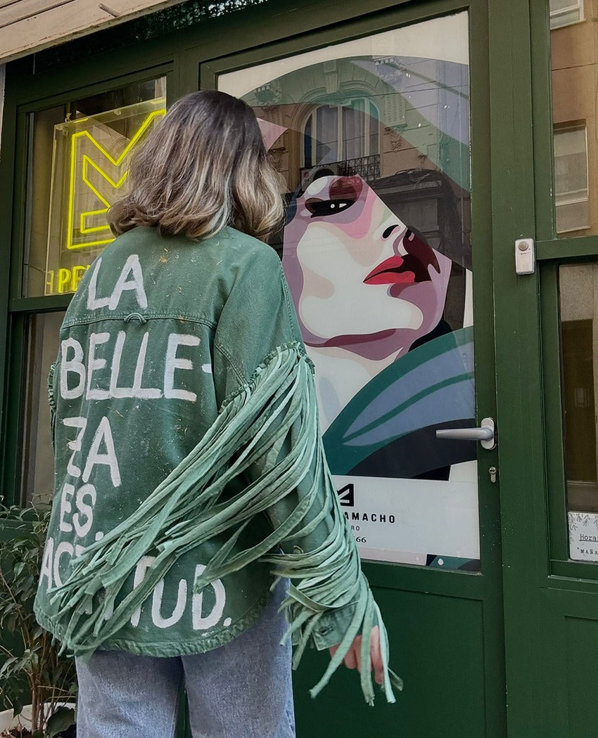 CAZADORA LA BELLEZA