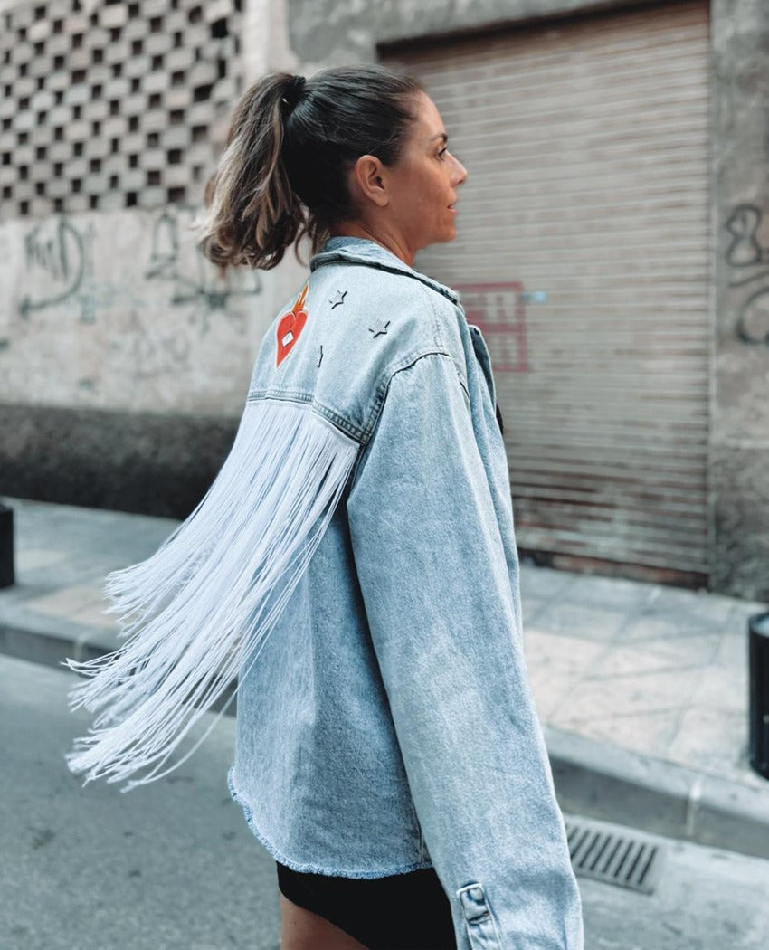 CAZADORA FLECOS BLANCOS