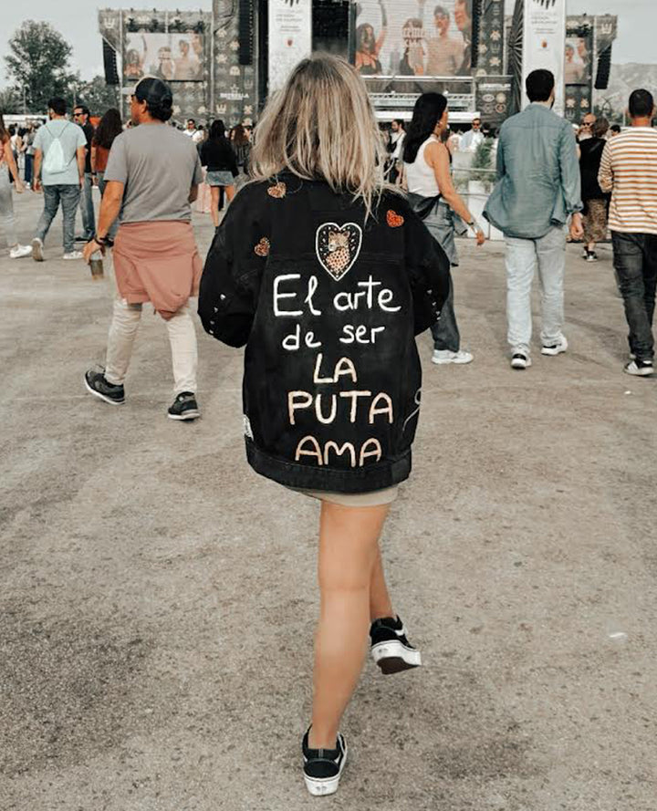 CAZADORA LA PUTA AMA