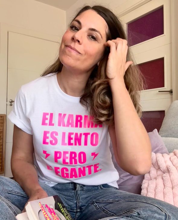 camiseta el karma es lento pero elegante CAMISETA KARMA BLANCA