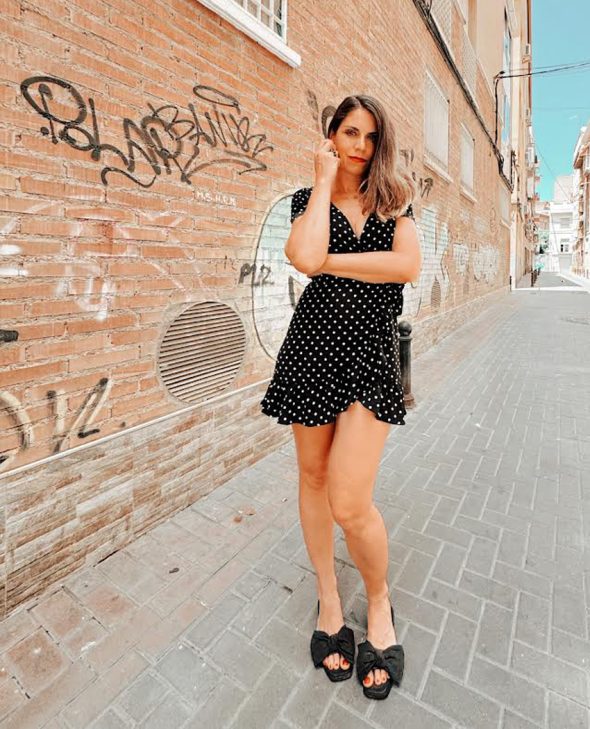 l5 VESTIDO LUNARES OJO