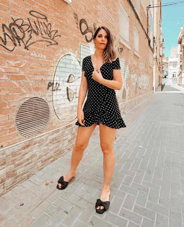 l6 VESTIDO LUNARES OJO