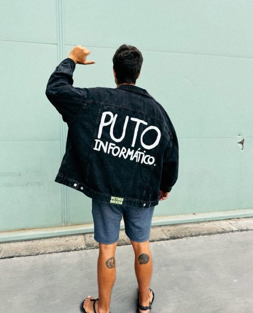 CAZADORA PUTO INFORMÁTICO