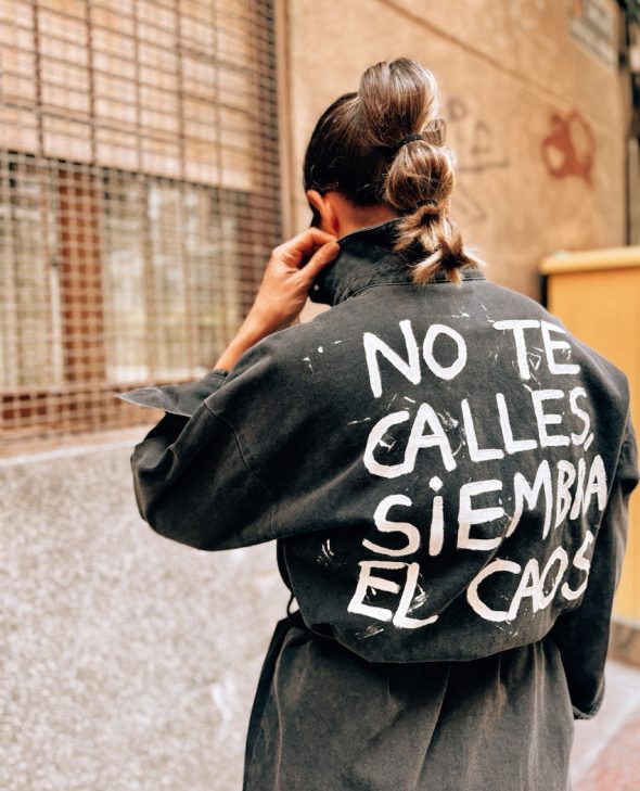 VESTIDO SIEMBRA EL CAOS