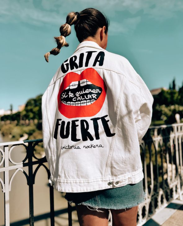 gritafuerte1 CAZADORA GRITA FUERTE