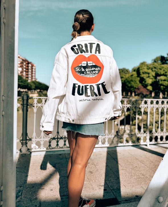 gritafuerte2 CAZADORA GRITA FUERTE