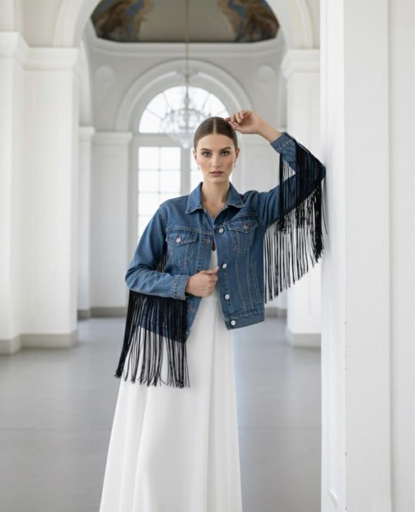 cazadora2 CAZADORA BAJO CONTROL