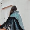 CAZADORA LENTEJUELAS Y FLECOS
