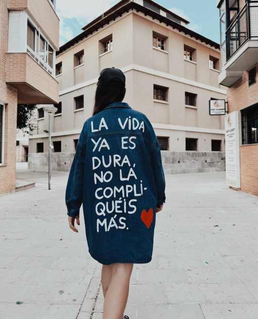 VESTIDO LA VIDA YA ES DURA